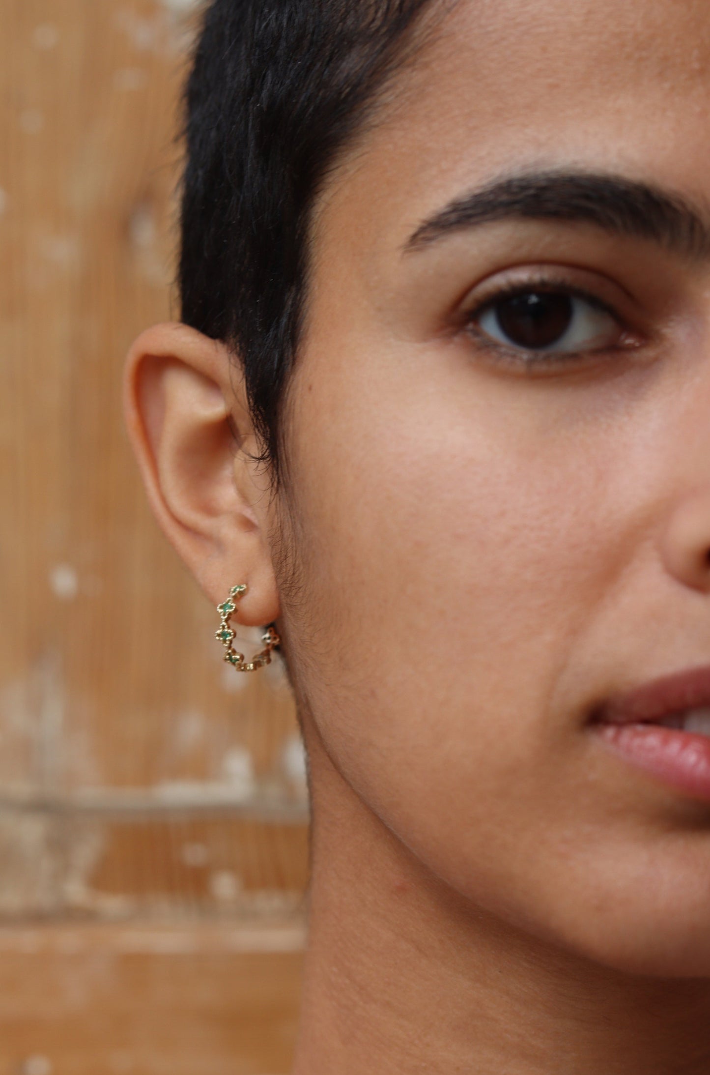 FLOWER EMERALD HOOPS
