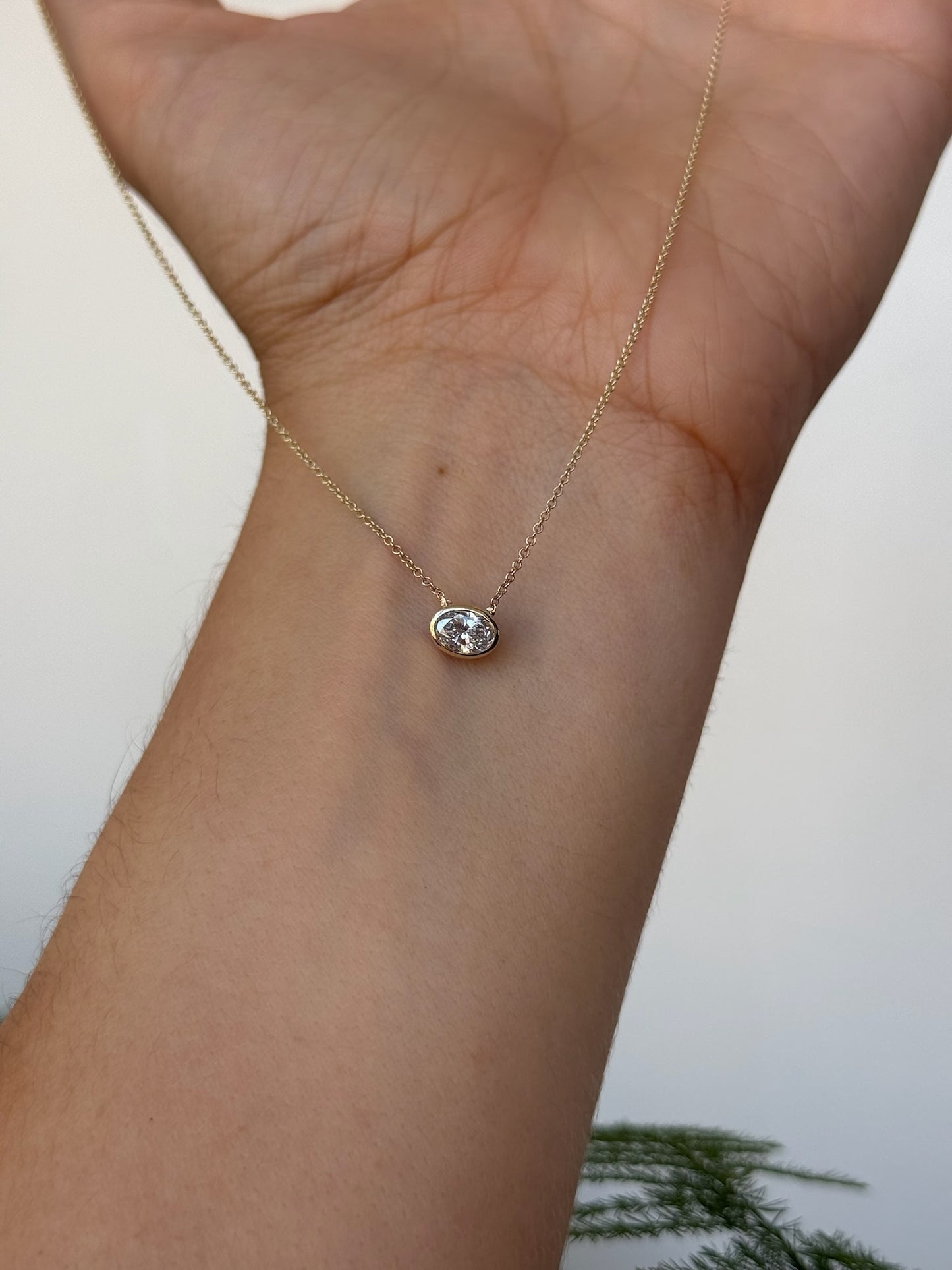 OVAL DIAMOND NECKLACE