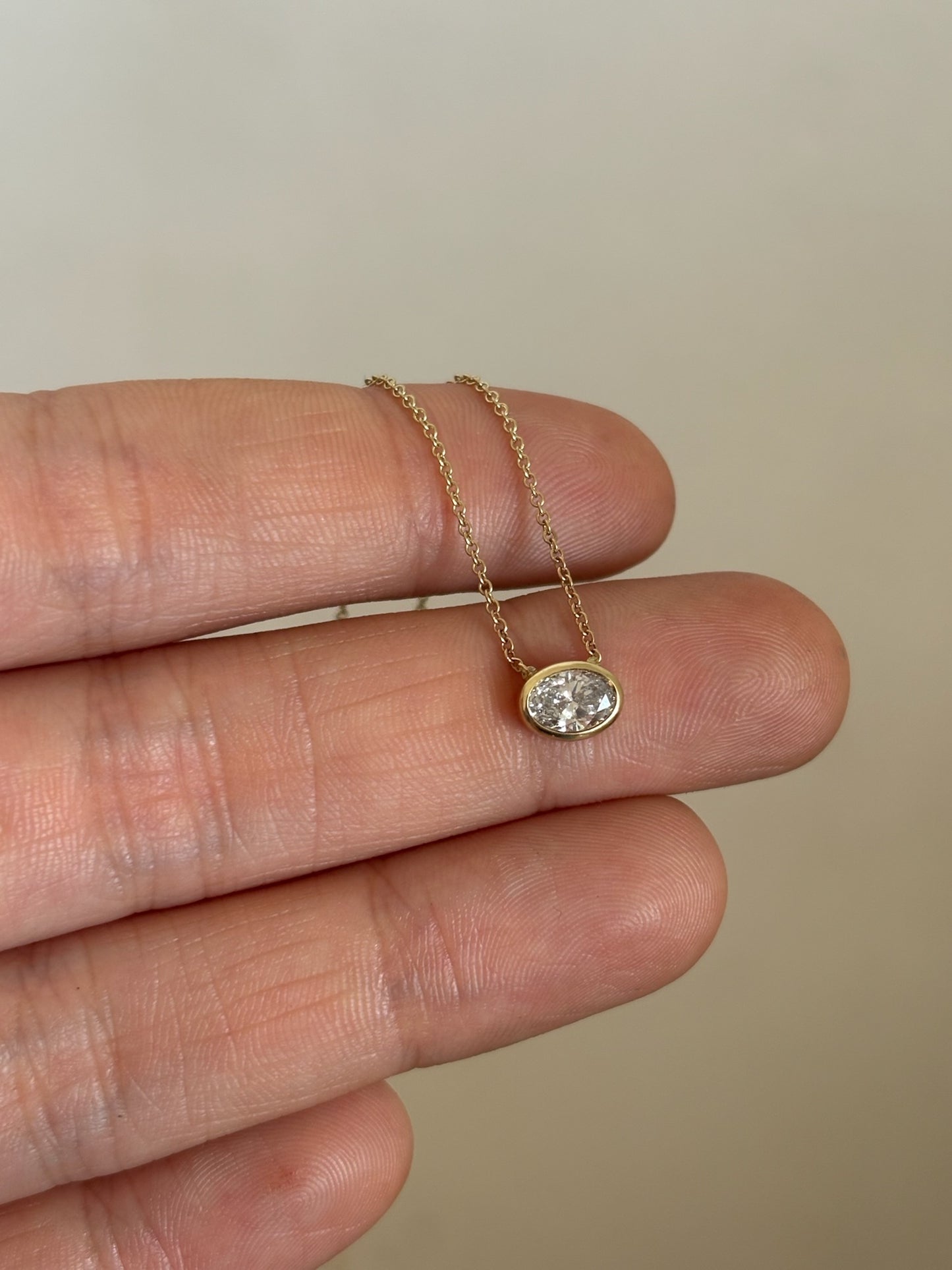 OVAL DIAMOND NECKLACE