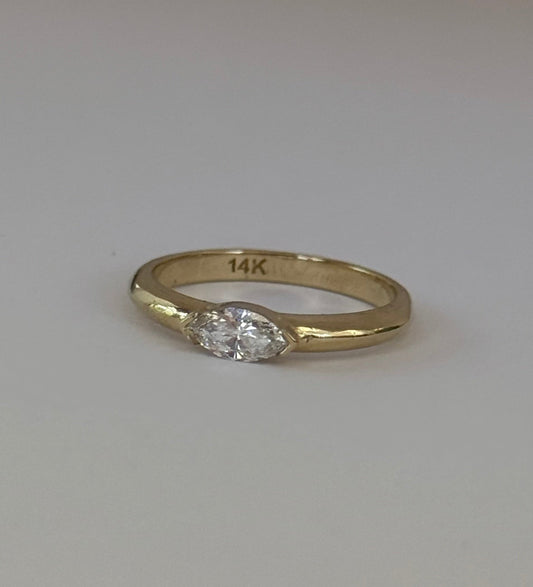 MARQUISE DIAMOND RING