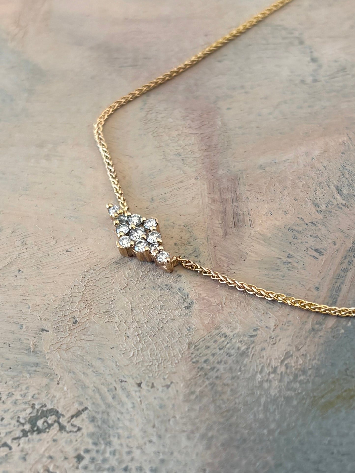 HORIZONTAL PARIS PENDANT