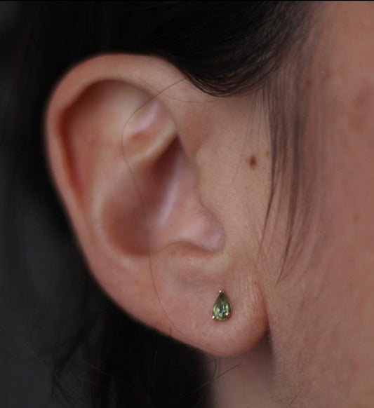 PEAR STUDS WITH PERIDOT