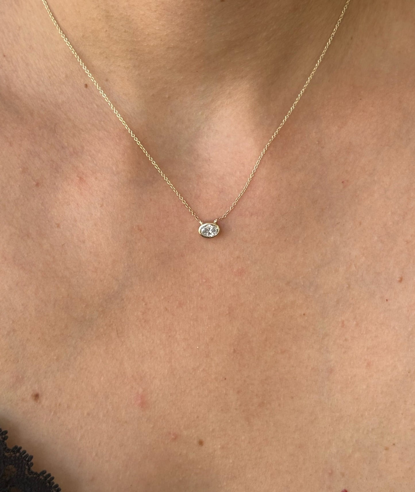 OVAL DIAMOND NECKLACE