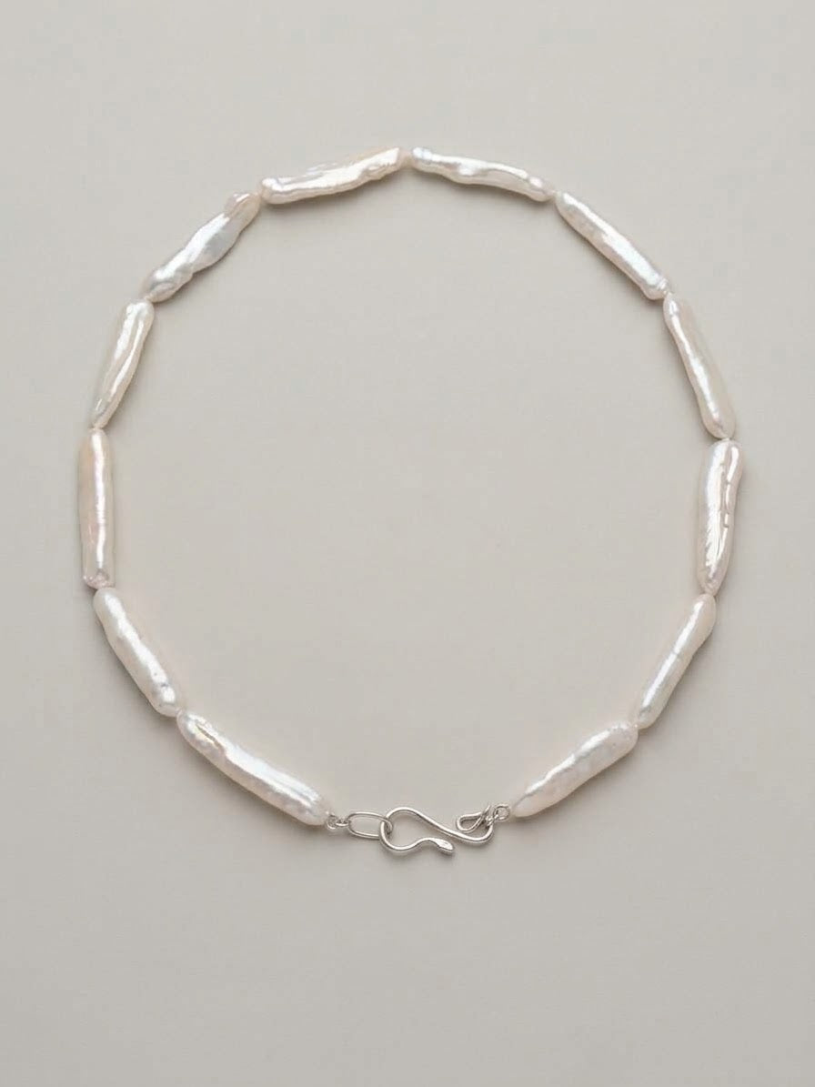 Long Pearl necklace