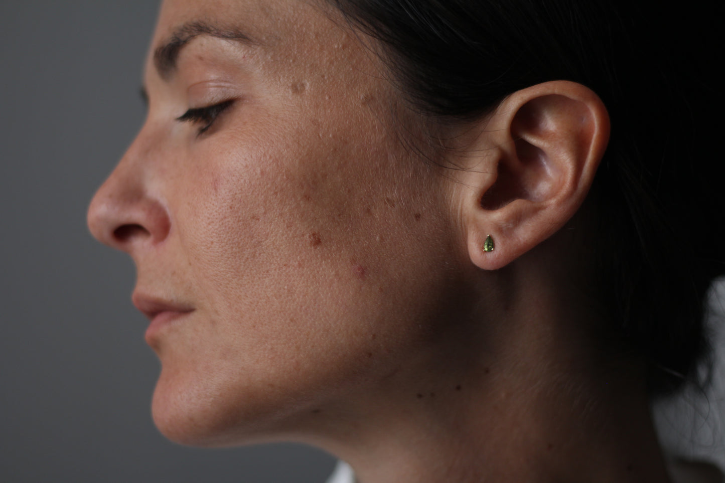 PEAR STUDS WITH PERIDOT