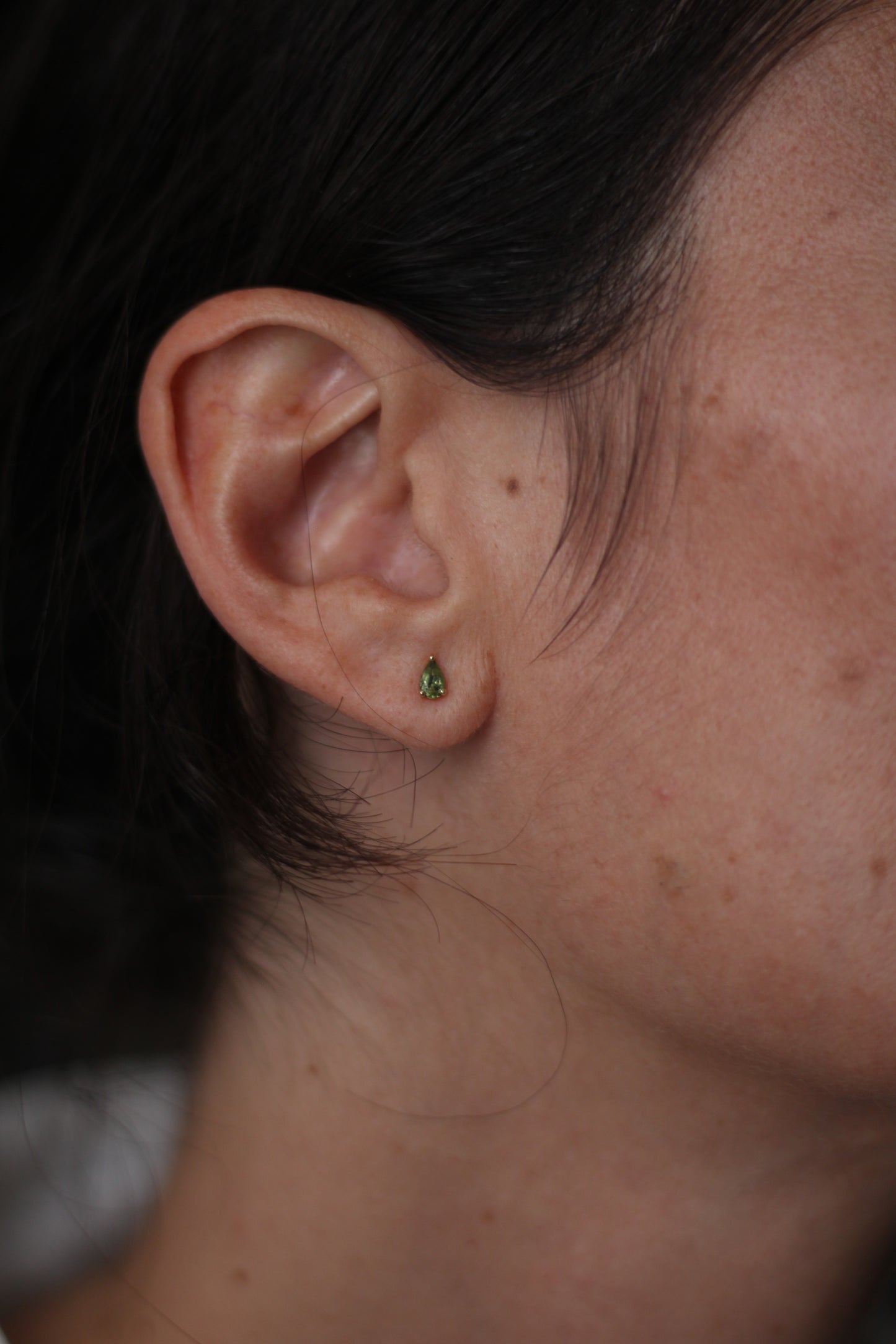 PEAR STUDS WITH PERIDOT